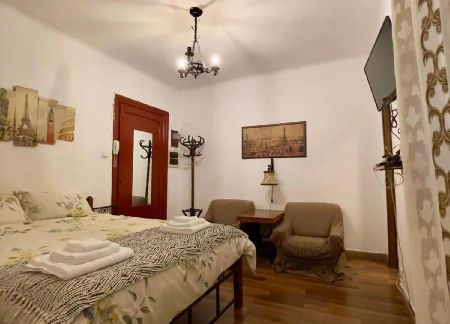Central Vintage Bucharest Apartment